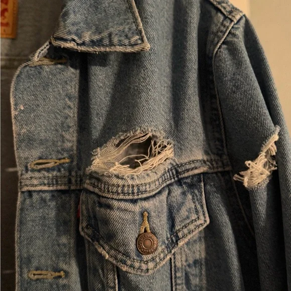 Levi's Women’s Distressed Light Wash Denim Jacket - Light Blue - Picture 3 of 9